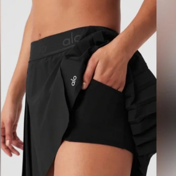 ALO Yoga Black Pleated Wrap Athletic Skort - Picture 3 of 5